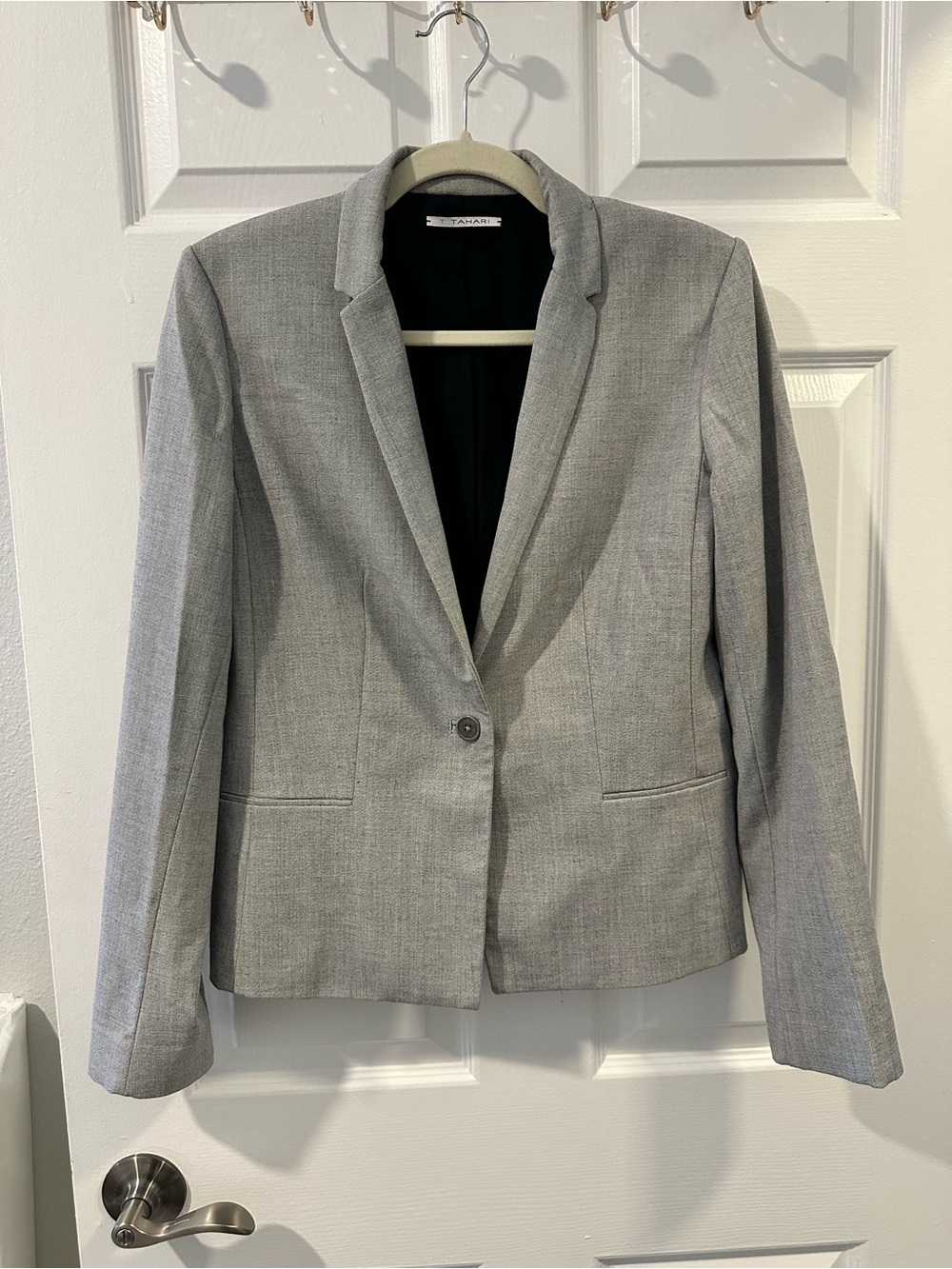 TAHARI Gray Tailored Blazer Size 6